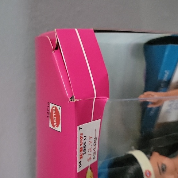 American Indian Barbie - Picture 9 of 9